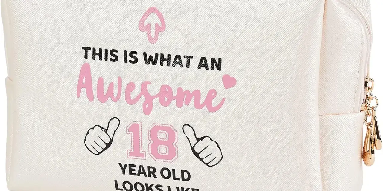 En necessär med texten "This is what an awesome 18 year old looks like". Perfekt som en dikt till 18-åring.